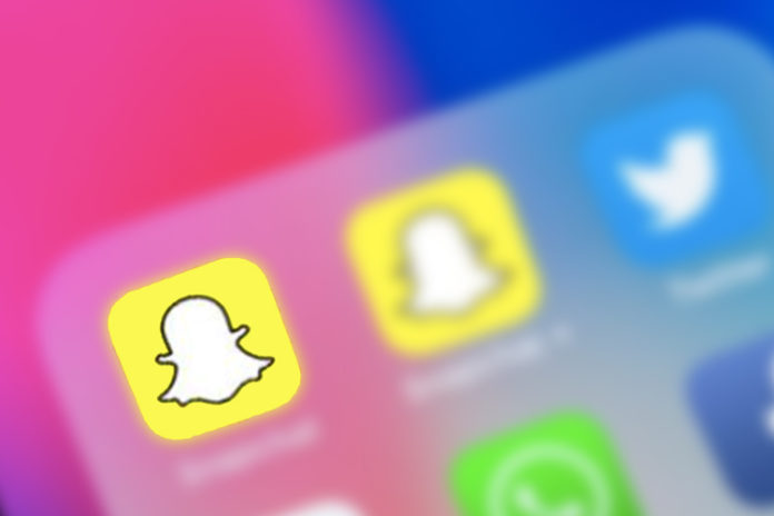How to take a screenshot of Snapchat Messages