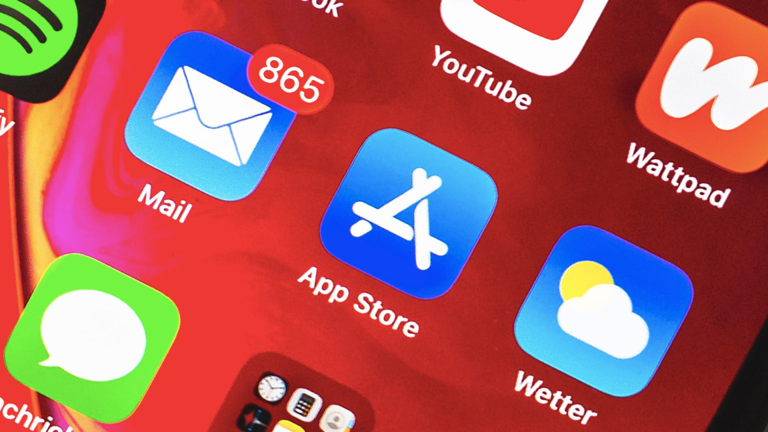 apps not downloading on new iphone