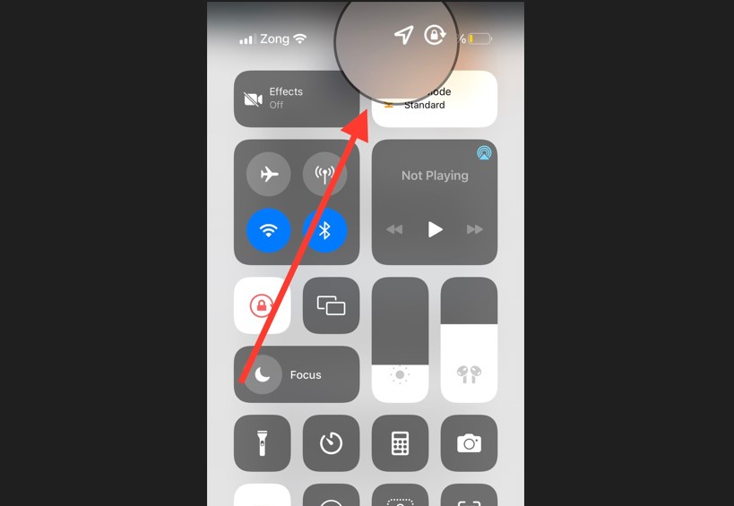 How to Get Rid of The Arrow on iPhone